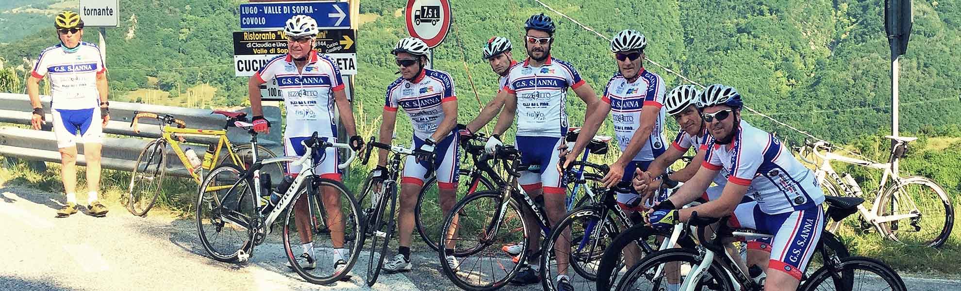 Squadra di ciclismo sponsorizzata dalla ditta Dal Fior